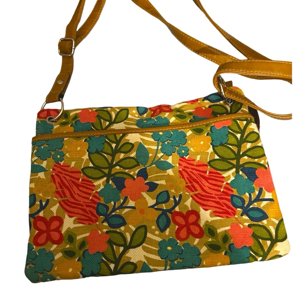 Relic by Fossil floral shoulder/cross body with two front large zipper pockets - Picture 2 of 5